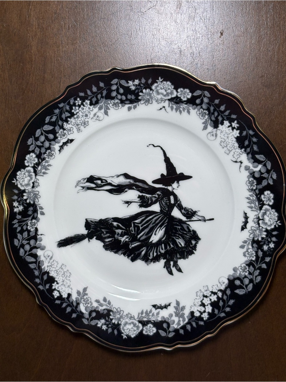 Black & White Witch Silhouette Decorative Dinner Plate